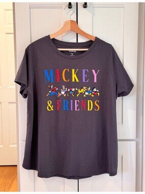 Disney Mickey & Friends Gray T-Shirt Womens Size XL 0X Short Sleeve